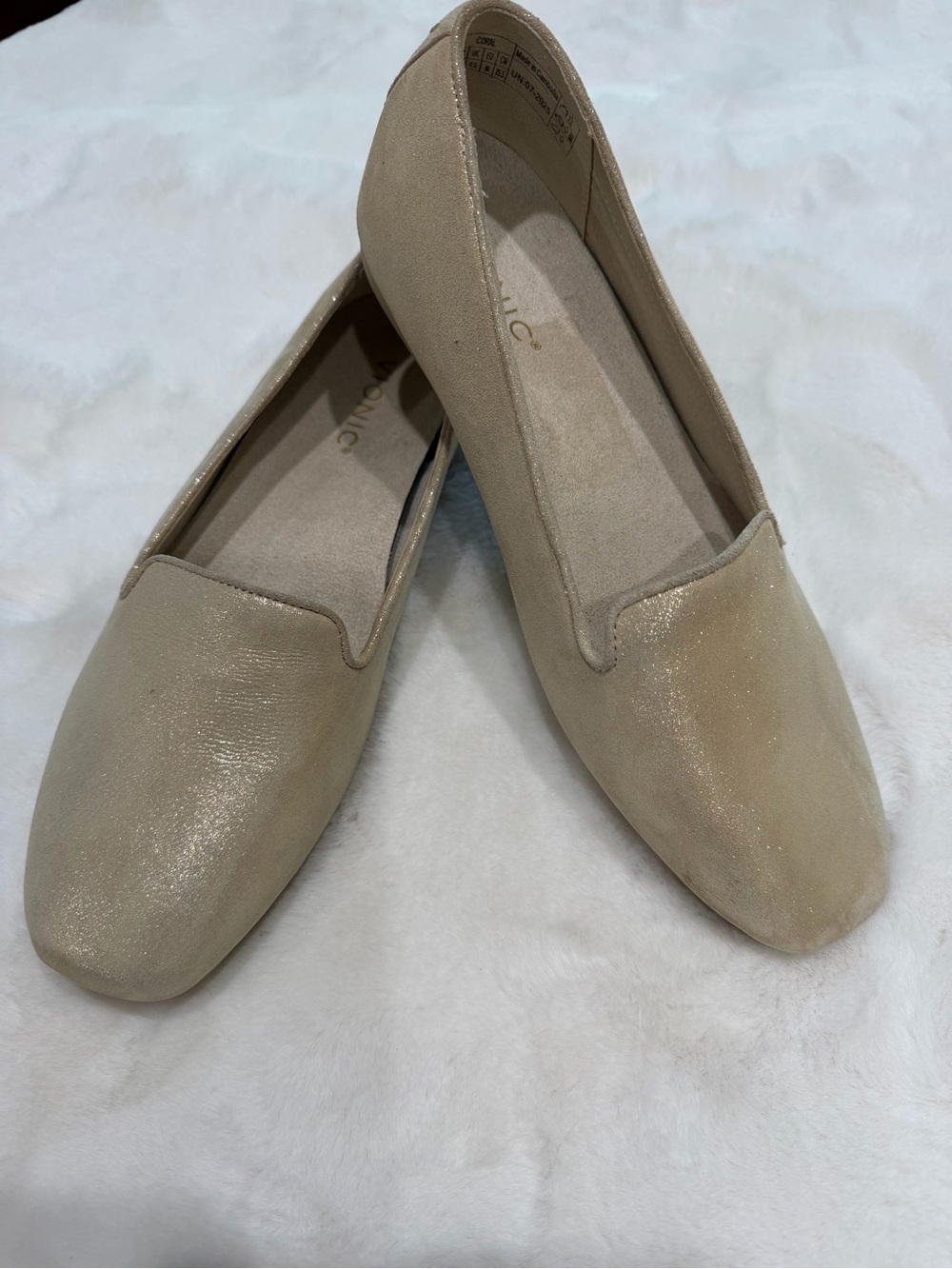 Vionic Corral Neutral Metallic Beige Women's Slip-On Flats Size 9